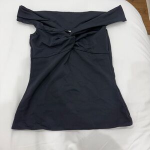 Aritzia Contour Black Twist Front Top